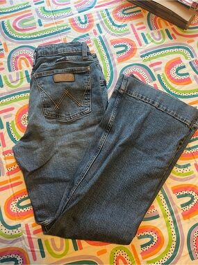 Wrangler Women's Flare Jeans in Medium Blue Denim